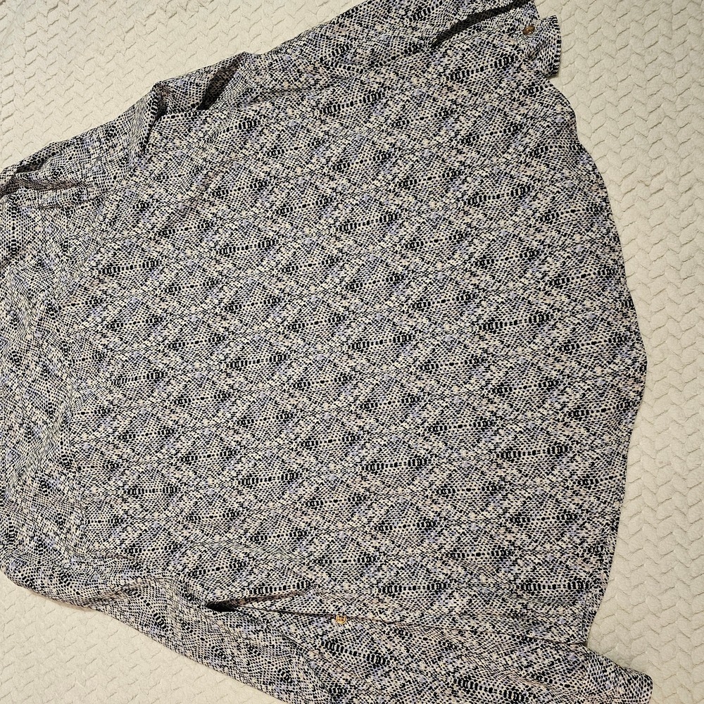 Patterned Button-Up - Picture 4 of 7